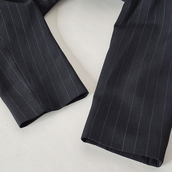 Moda International Women's Black Pinstripe Fitted Button-Waist Blazer - Size 10 - Picture 11 of 13